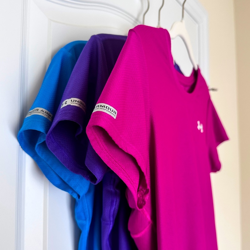 Lot of Under Armour HeatGear Fitted MD